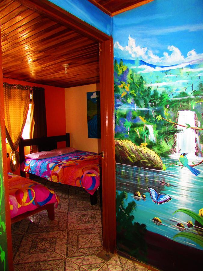 Que Tuanis Hostel Монте-Верде Экстерьер фото